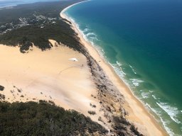 2019 Nov 7 - Rainbow Beach - Hugh &amp; Andy &amp; Carlo sand-blow